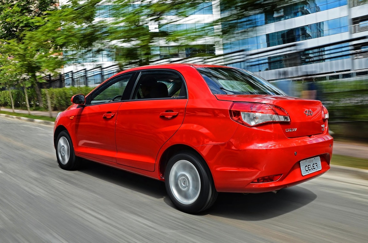 carros que mais desvalorizam no brasil chery celer sedan