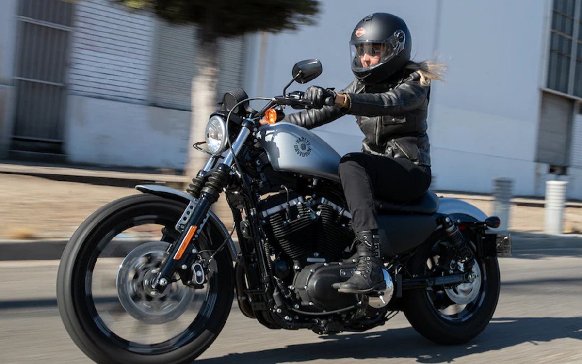 harley davidson sportster iron 883