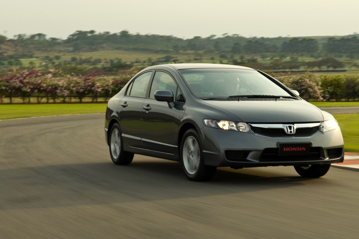 New Civic: Preços, motor, versões e consumo do Honda 2008/2023!