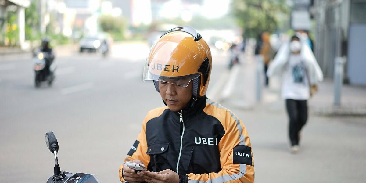 Qual o ano mínimo para Uber de moto