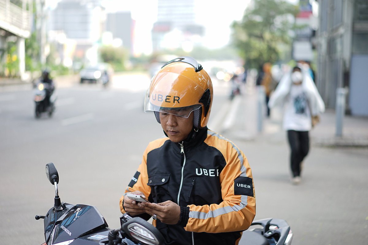 Qual o ano mínimo para Uber de moto