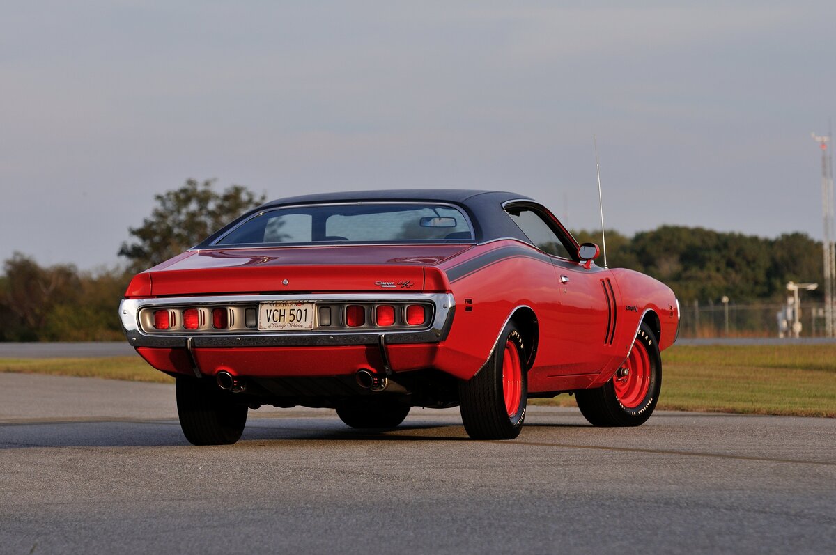 Dodge Charger Nacional dos anos 70: O Rei das Estradas com Seu Poderoso V8 5.2