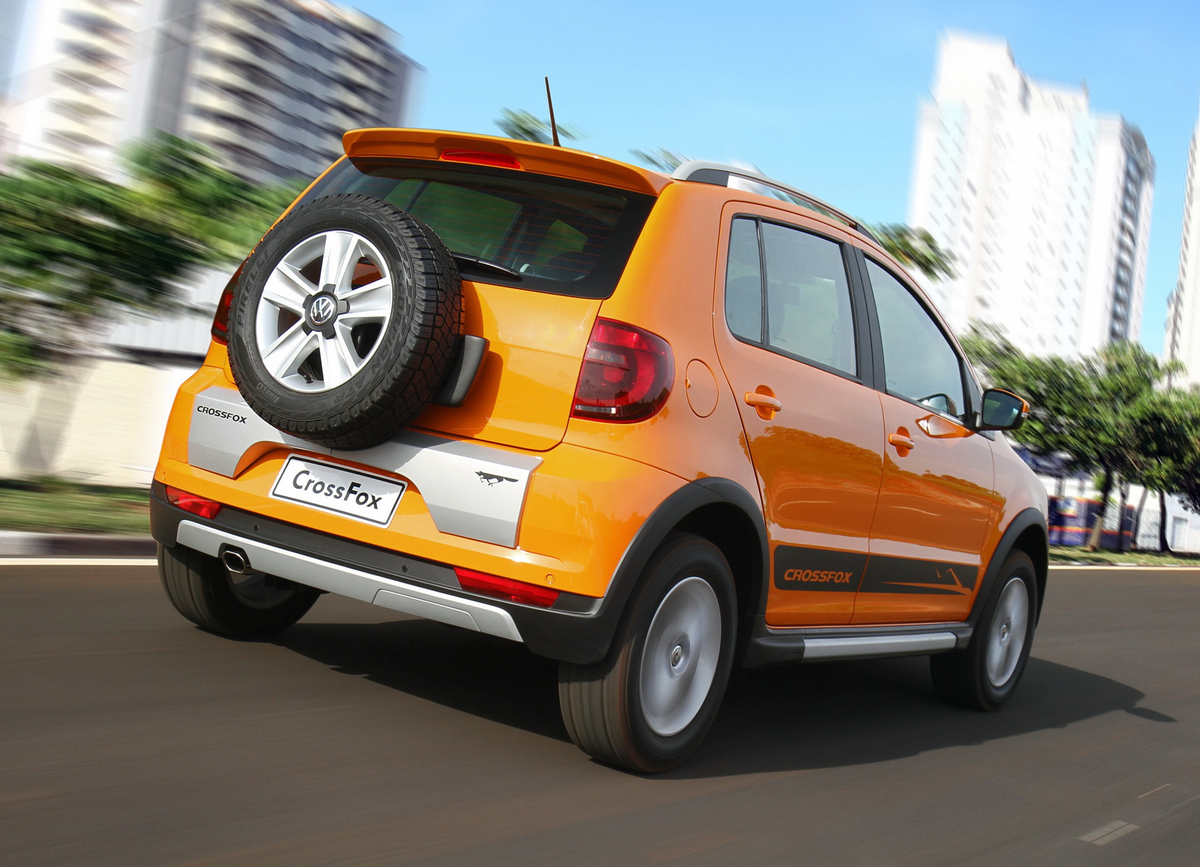 Volkswagen Crossfox usado 2010 até 2018 vale a pena e parte de R$ 35 mil