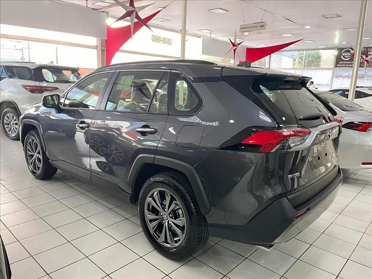 Toyota RAV4 Híbrido 2024: Mais Equipamentos na Chegada ao Brasil