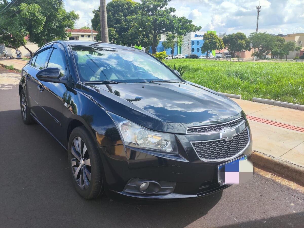 carros hatch Chevrolet Cruze