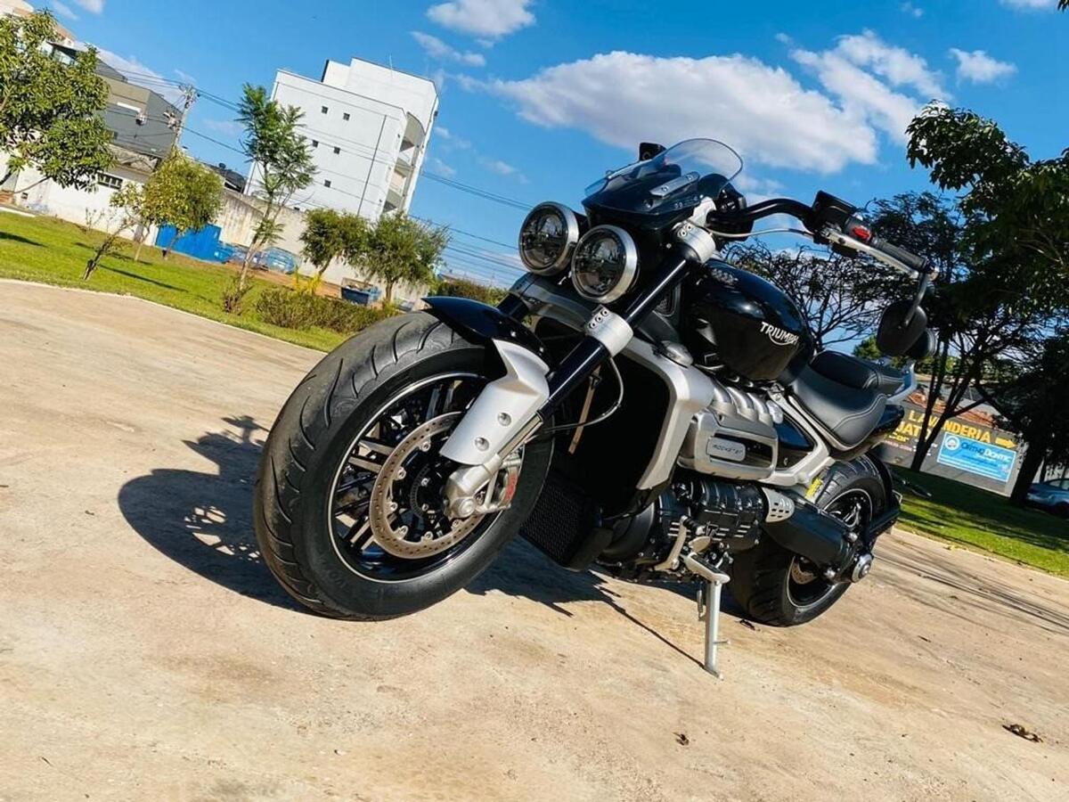 motos para viajar Triumph Rocket III