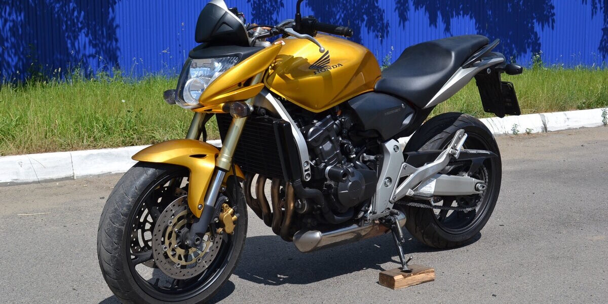 Yamaha XJ6 e Hornet - Hornet CB600F Hornet 2