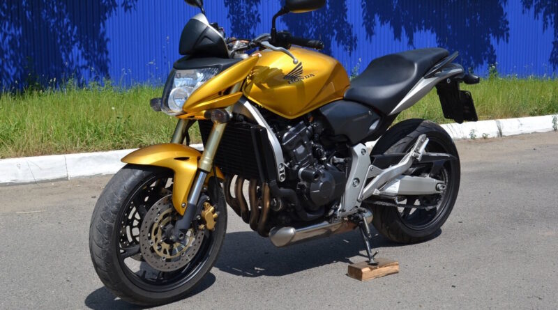 Yamaha XJ6 e Hornet - Hornet CB600F Hornet 2