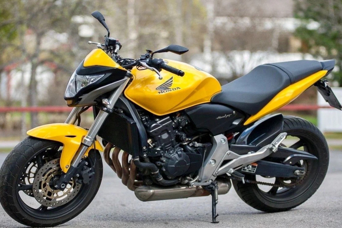 Yamaha XJ6 e Hornet - Hornet CB600F Hornet