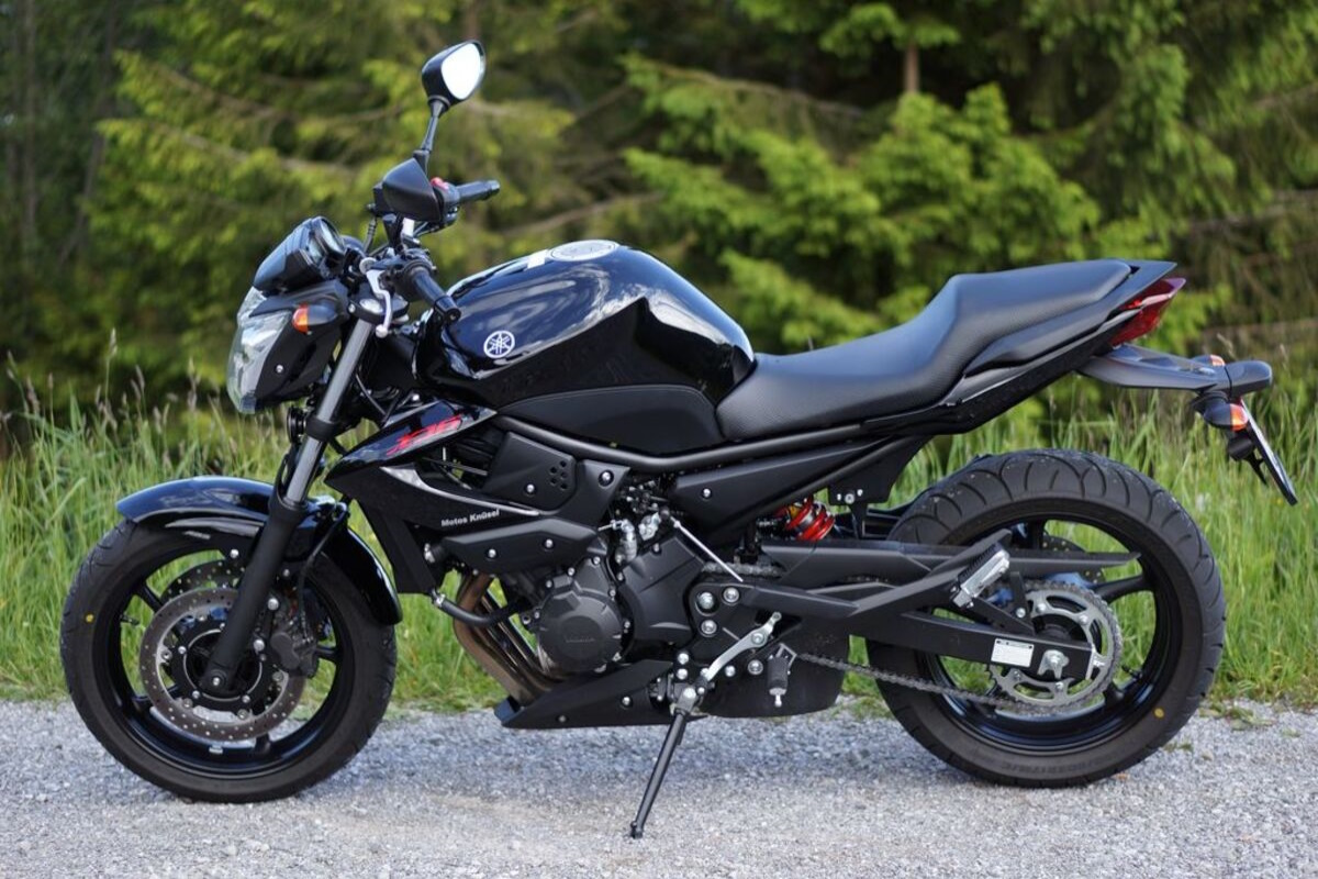 Yamaha XJ6 e Hornet - Yamaha XJ6 2